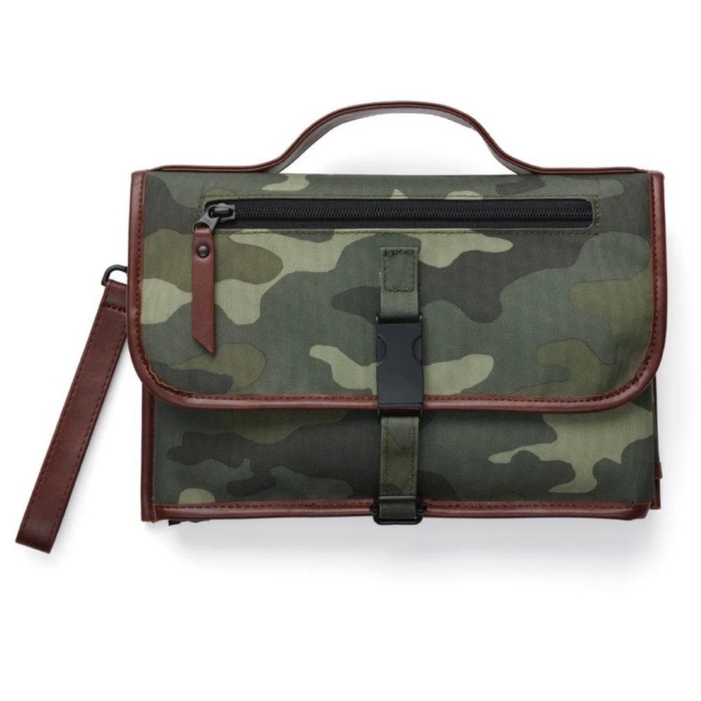 Doc a tot changing clutch